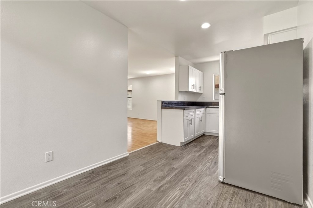 1155 Linden Avenue - Photo 4