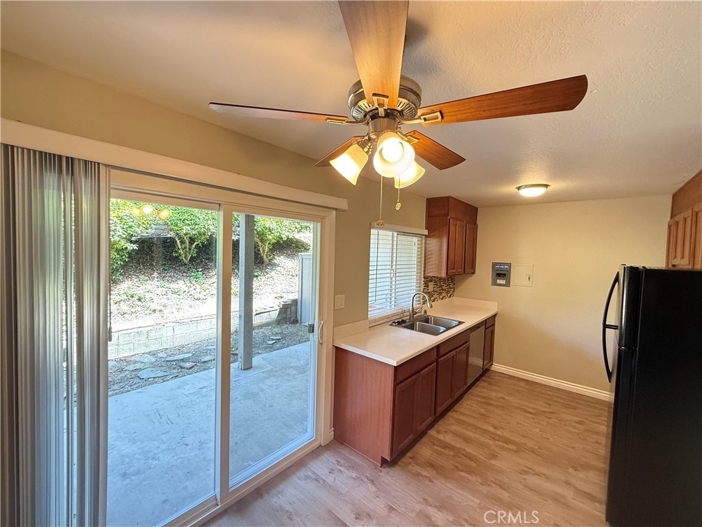 23732 Hillhurst - Photo 2
