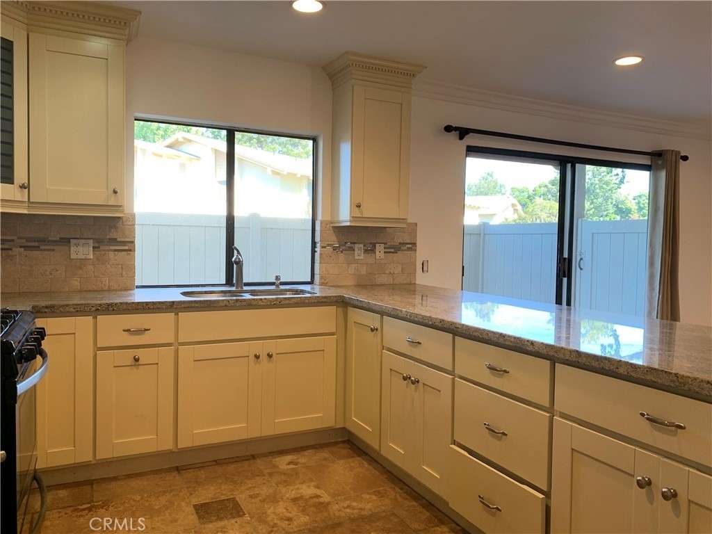 8877 Lauderdale Court - Photo 3