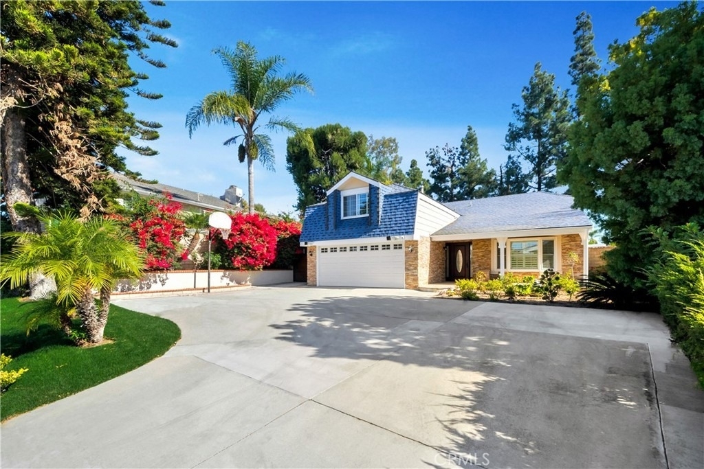24692 Julie Ave - Photo 1