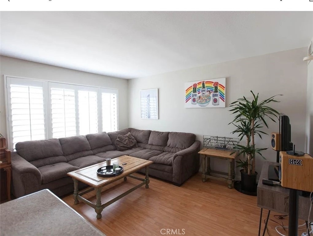 2121 Beloit Avenue - Photo 3