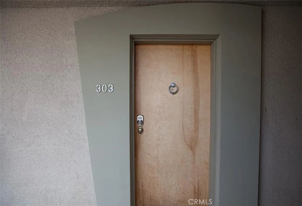 2121 Beloit Avenue - Photo 2