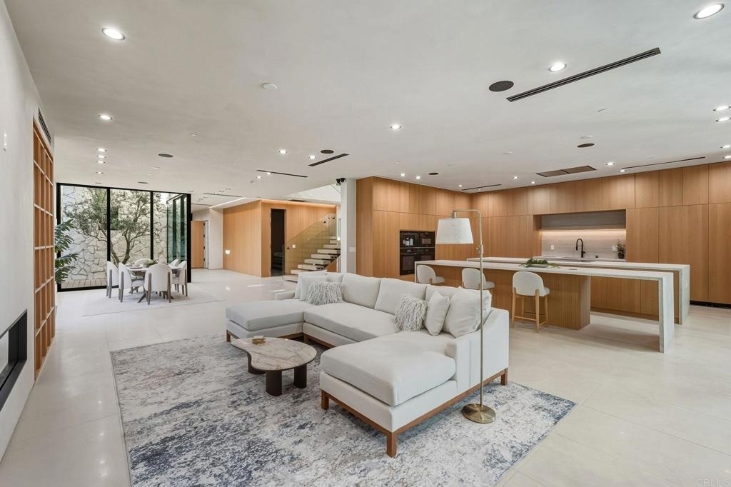 824 N Curson Avenue - Photo 5