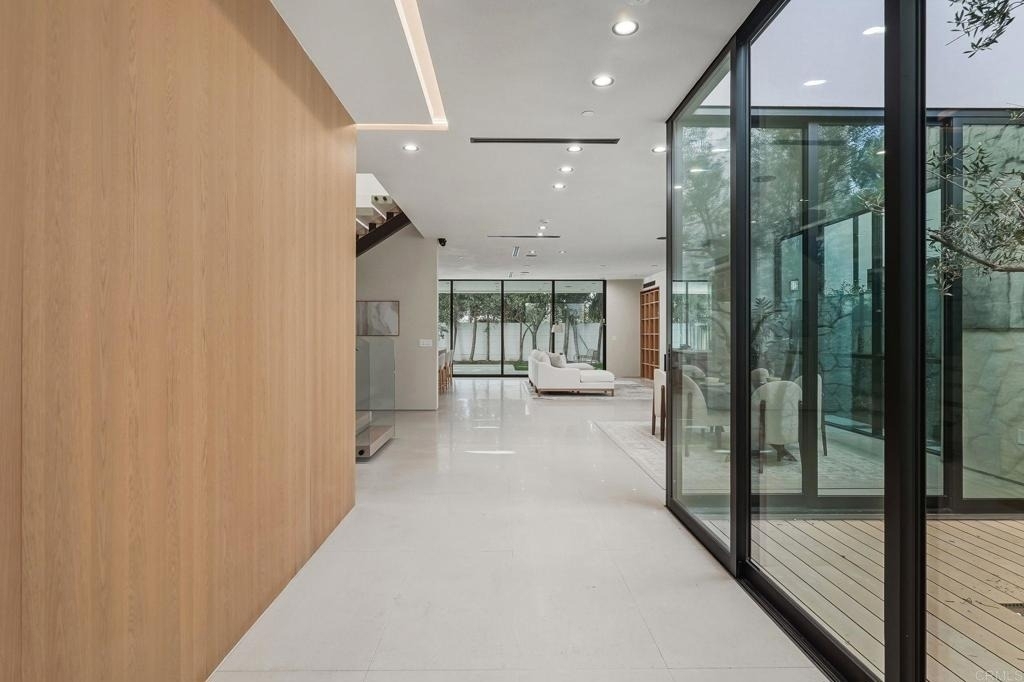 824 N Curson Avenue - Photo 2
