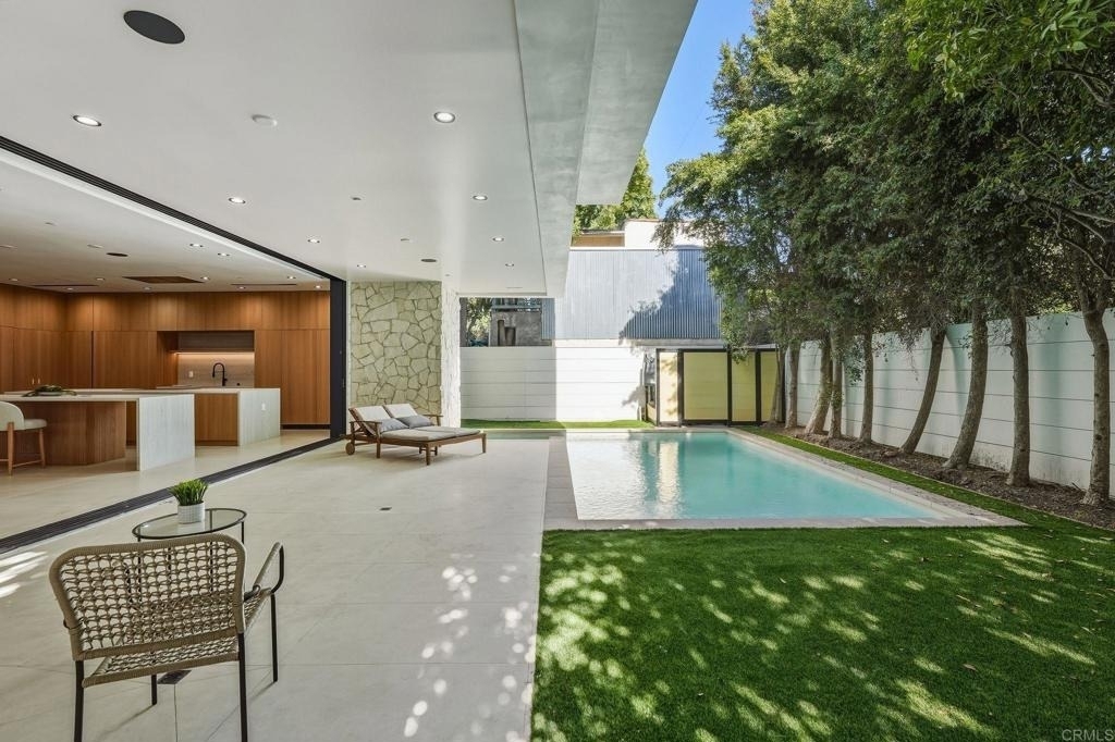 824 N Curson Avenue - Photo 8