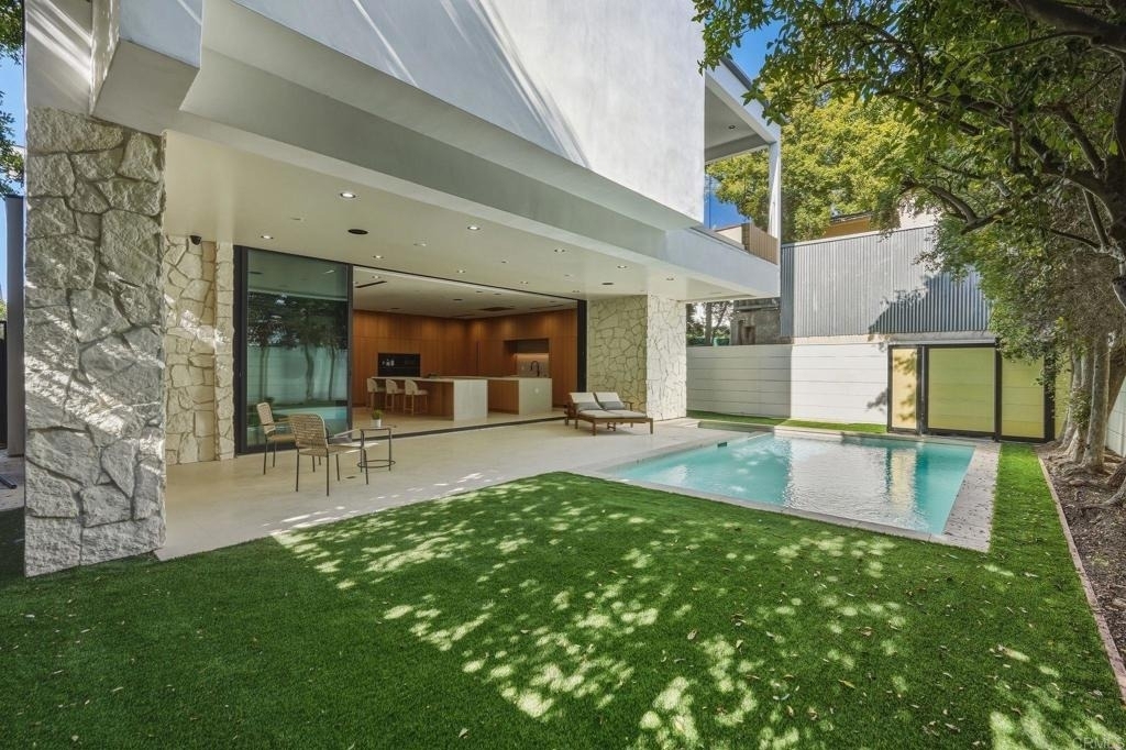 824 N Curson Avenue - Photo 11
