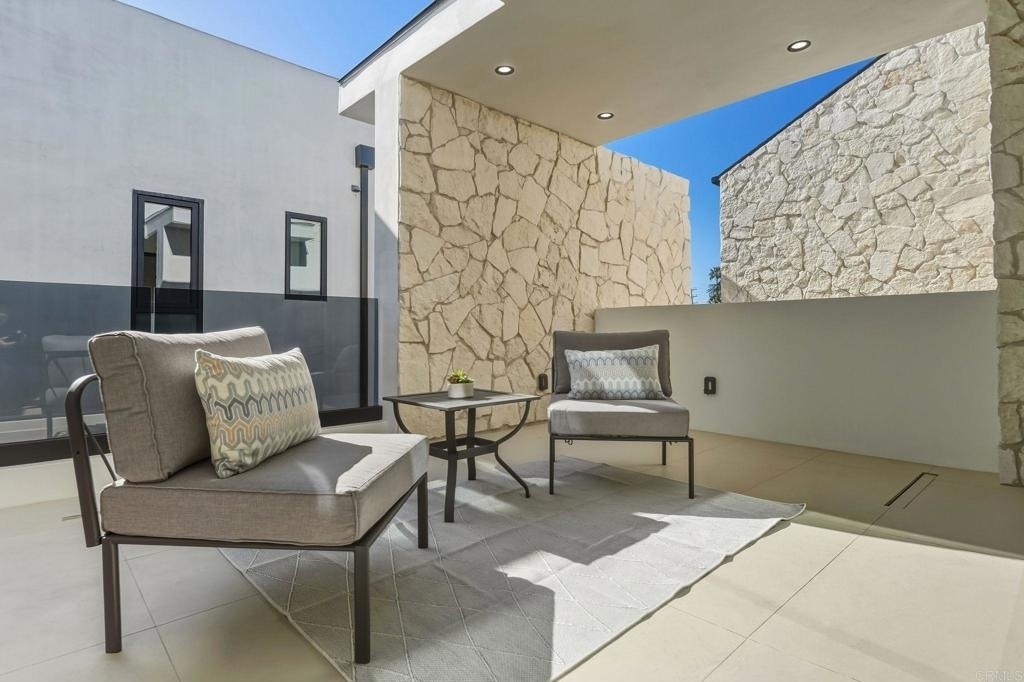 824 N Curson Avenue - Photo 18