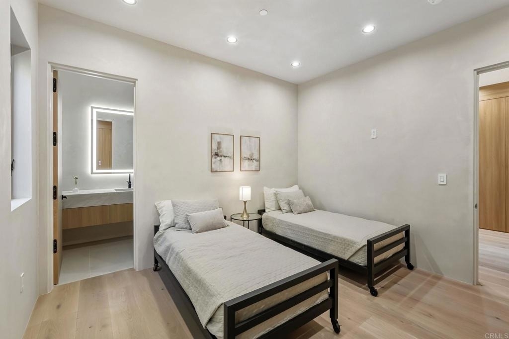 824 N Curson Avenue - Photo 37