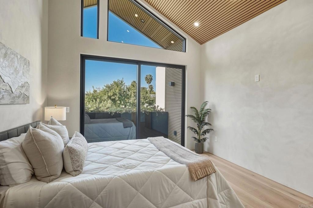 824 N Curson Avenue - Photo 30
