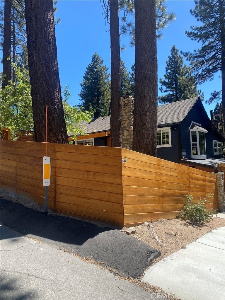 691 Yukon - Photo 3
