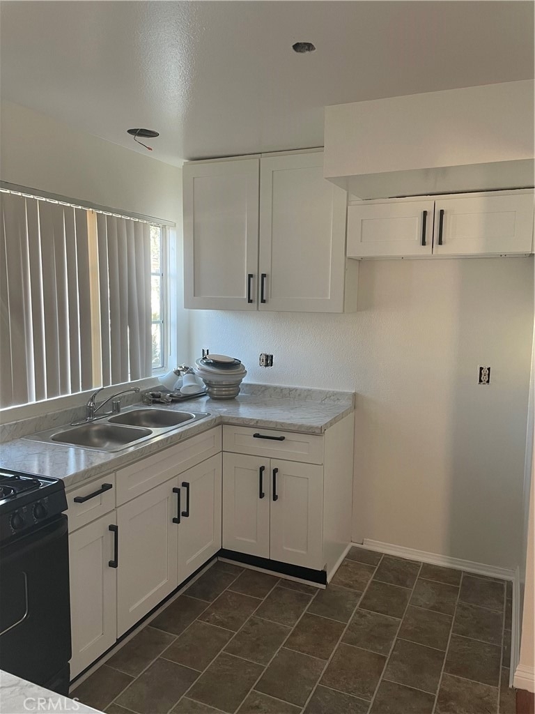 14758 Magnolia Boulevard - Photo 4