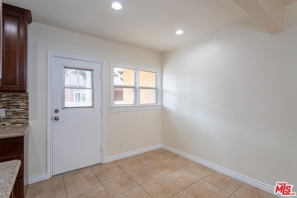 200 W Palmer Avenue - Photo 8