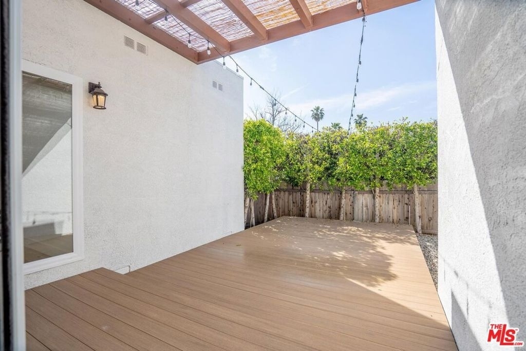 5705 Jamieson Avenue - Photo 26