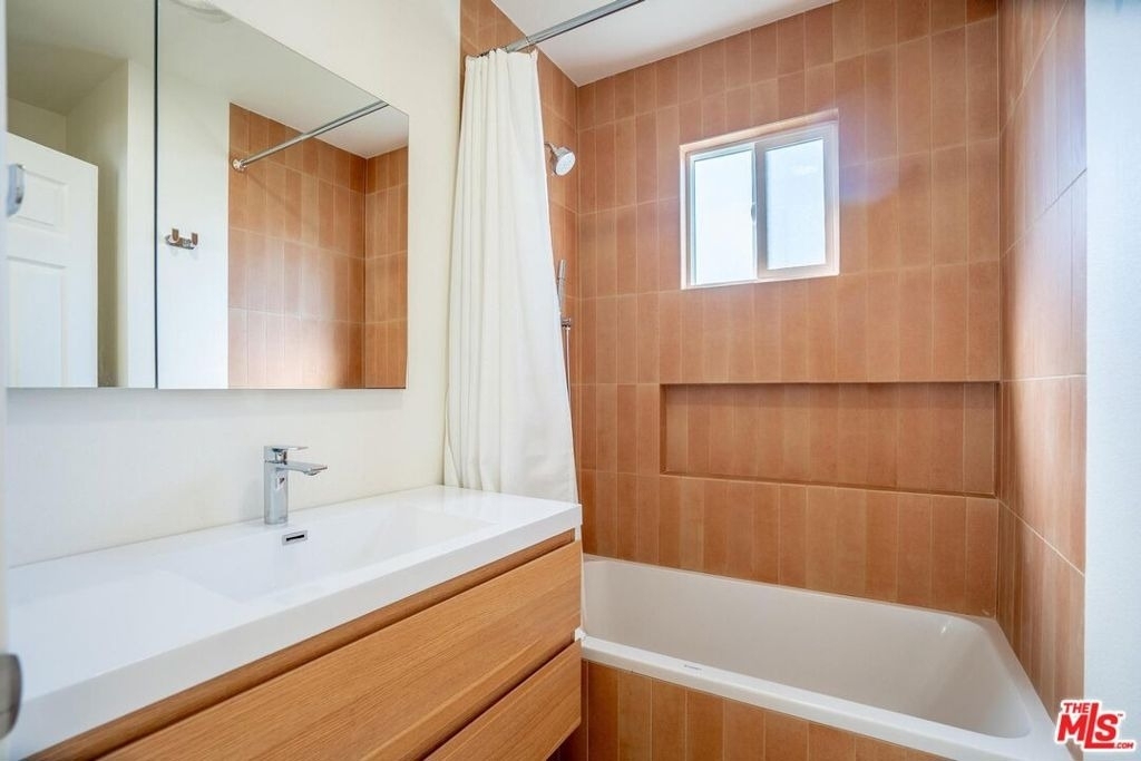 5705 Jamieson Avenue - Photo 11