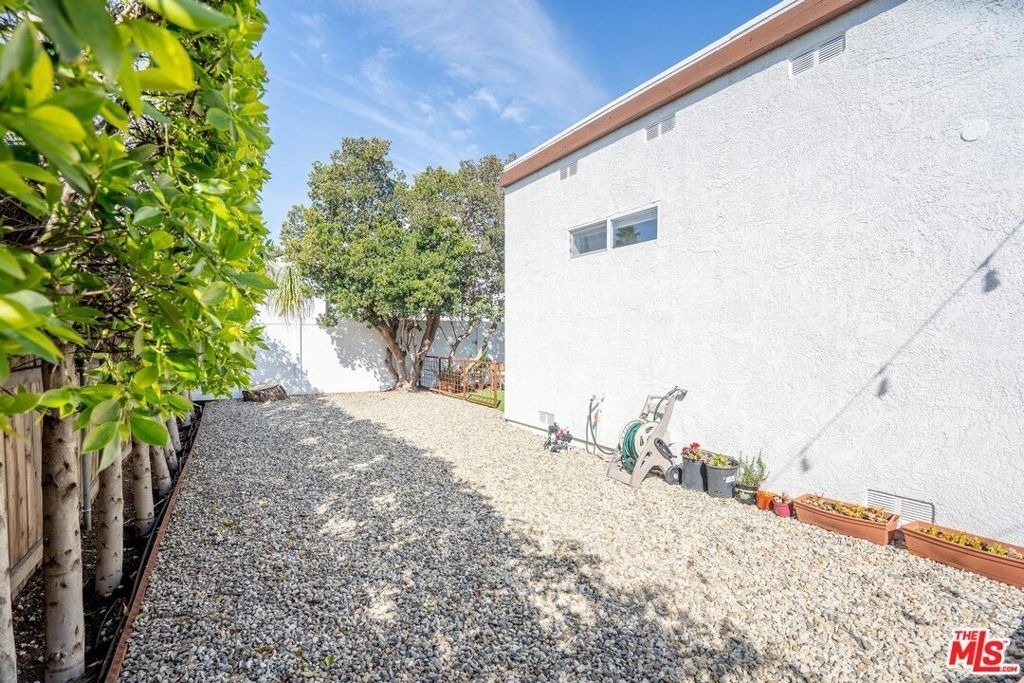 5705 Jamieson Avenue - Photo 29