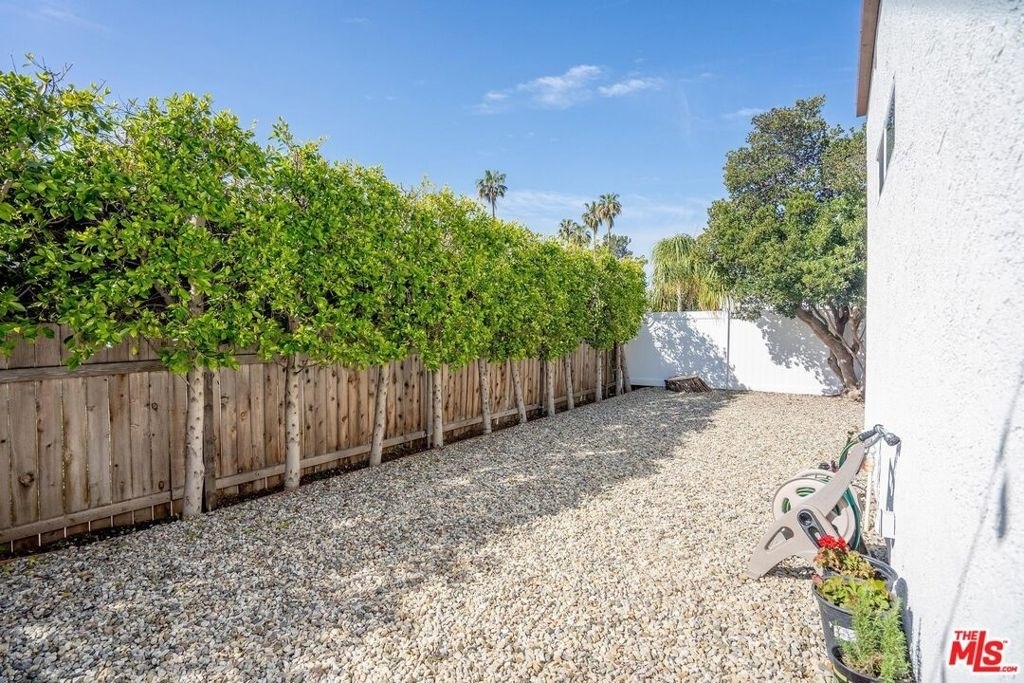 5705 Jamieson Avenue - Photo 33