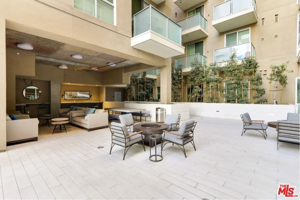 1249 S Grand Avenue - Photo 4