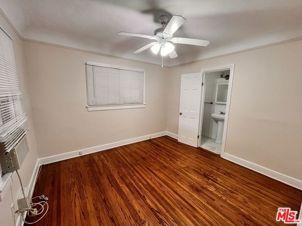496 E 52nd Street - Photo 6