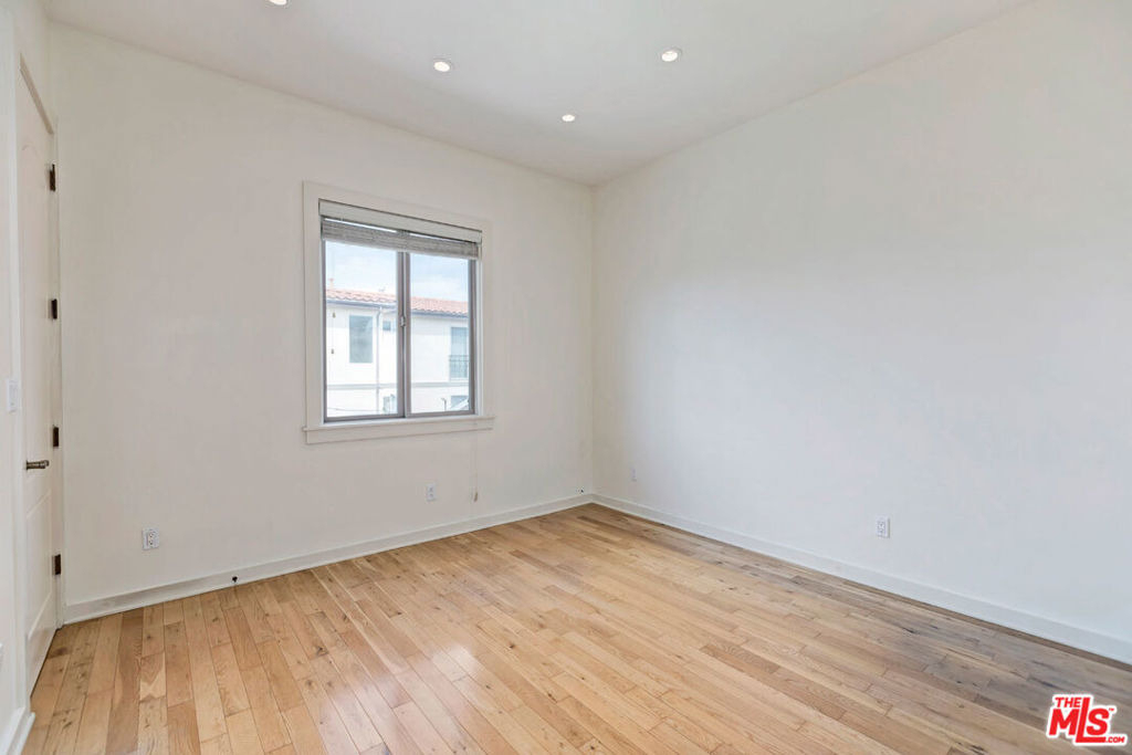 2027 Butler Avenue - Photo 11