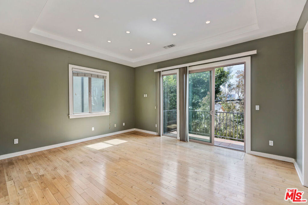 2027 Butler Avenue - Photo 9