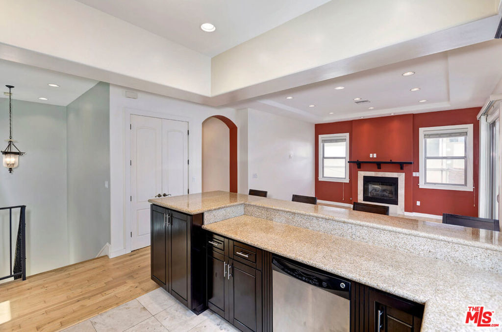 2027 Butler Avenue - Photo 8
