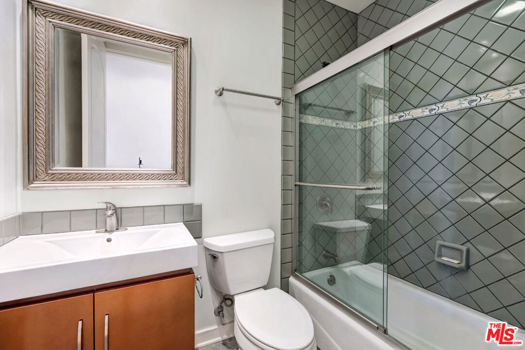2027 Butler Avenue - Photo 12