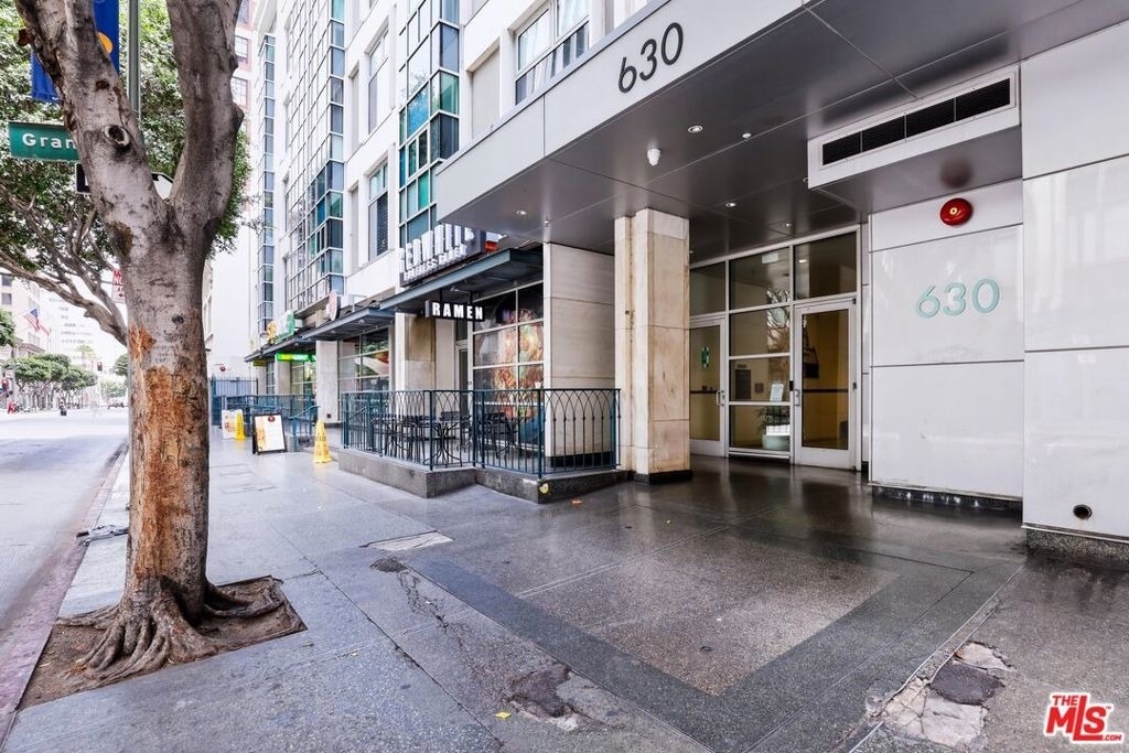 630 W 6th Street - Photo 25