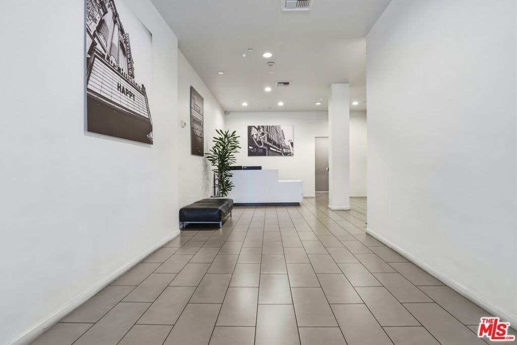 630 W 6th Street - Photo 21