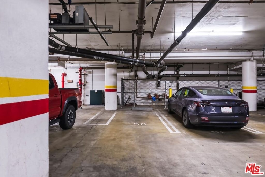 630 W 6th Street - Photo 24