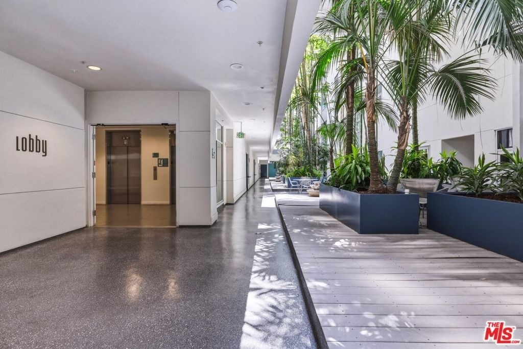 630 W 6th Street - Photo 20