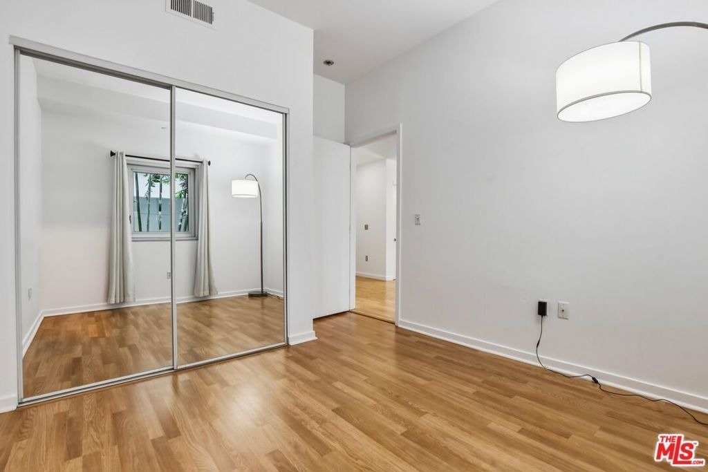 630 W 6th Street - Photo 12