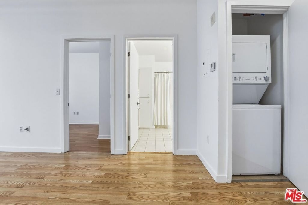 630 W 6th Street - Photo 9