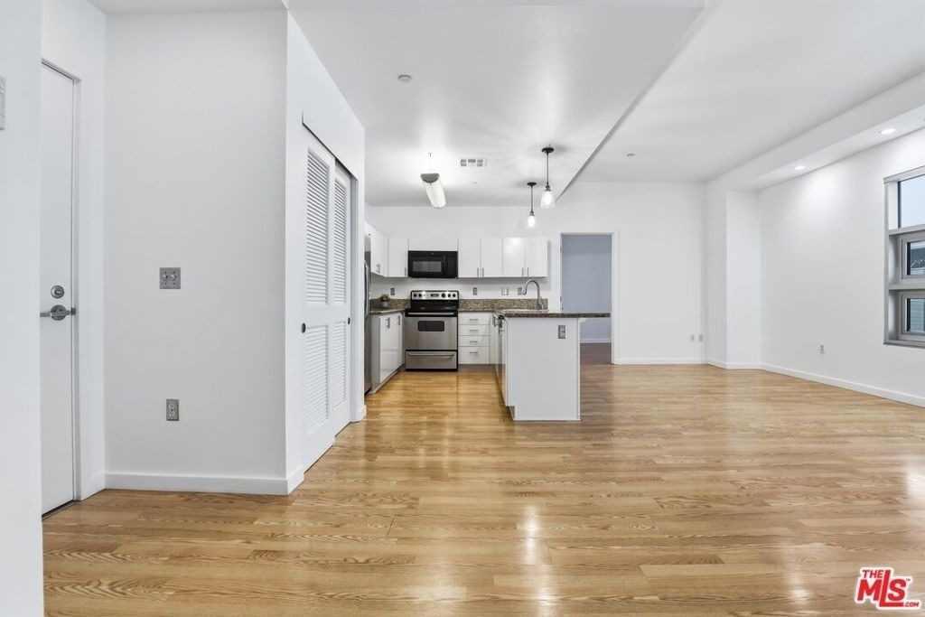 630 W 6th Street - Photo 1