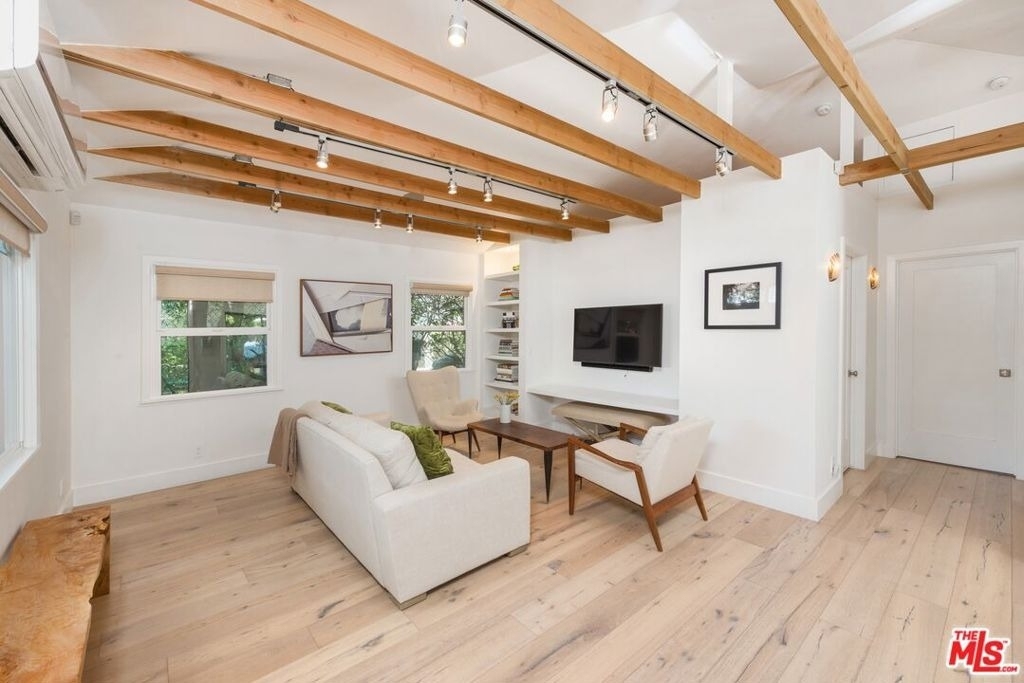 704 1/2 Vernon Avenue - Photo 4