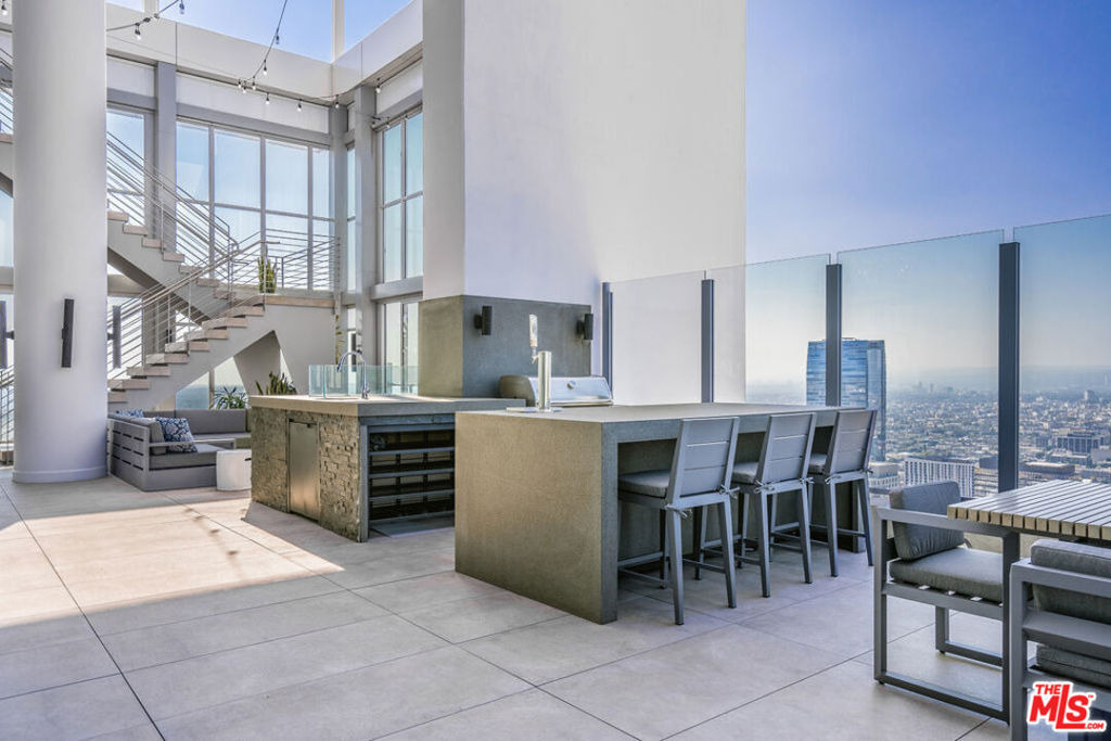 825 S Hill Street - Photo 7