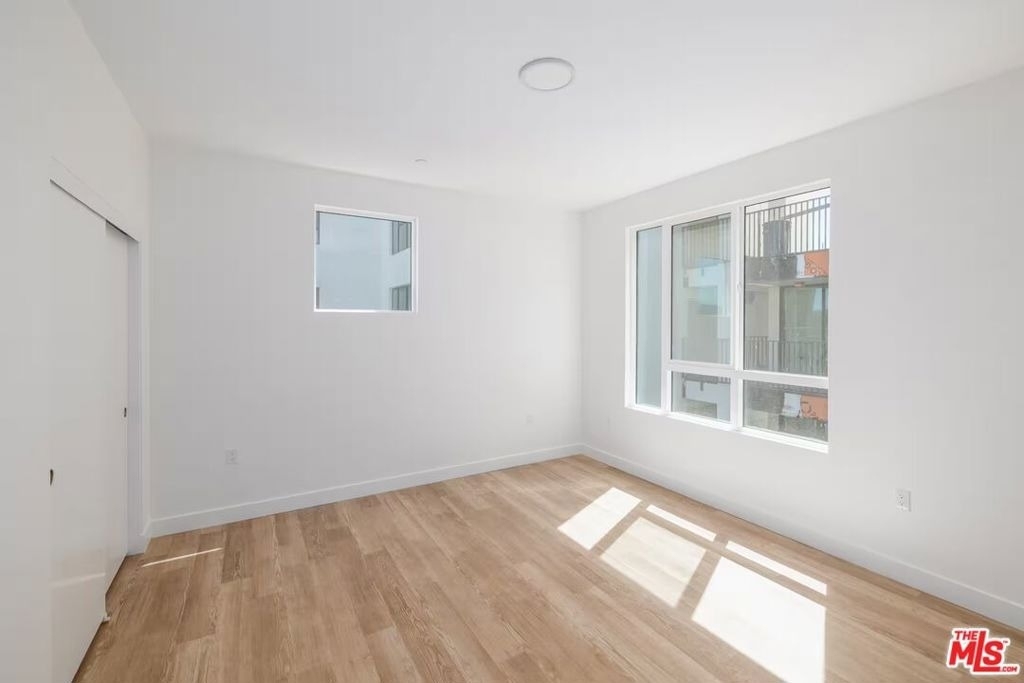 23036 Ventura Blvd - Photo 0