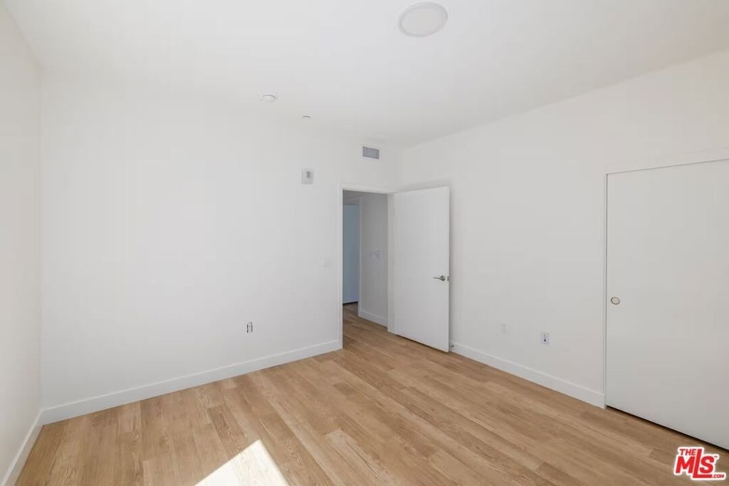 23036 Ventura Blvd - Photo 6