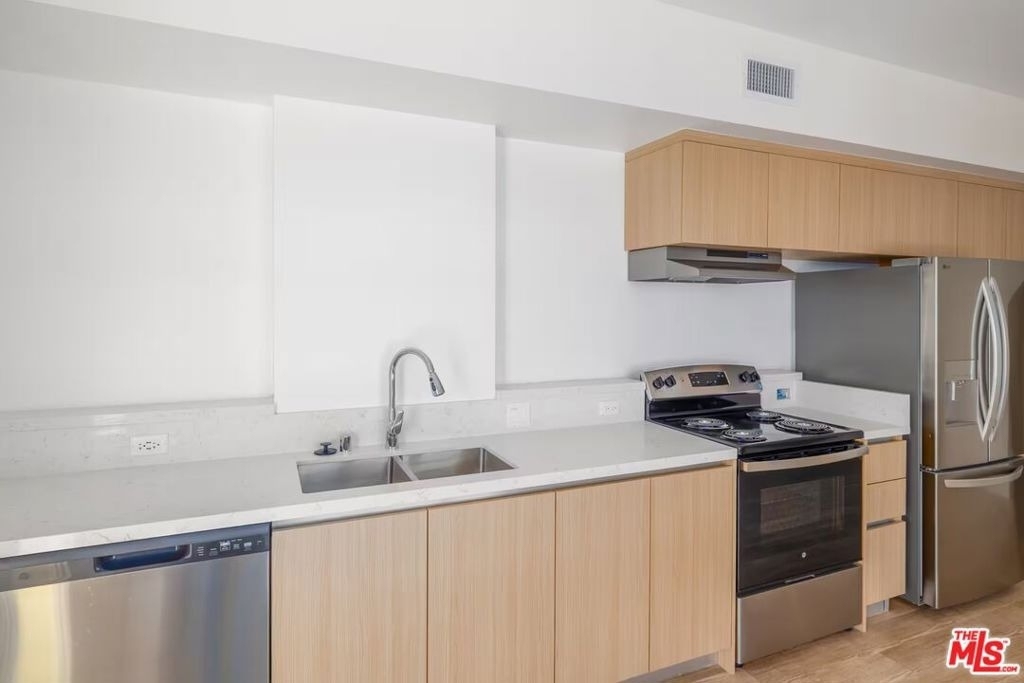 23036 Ventura Blvd - Photo 8