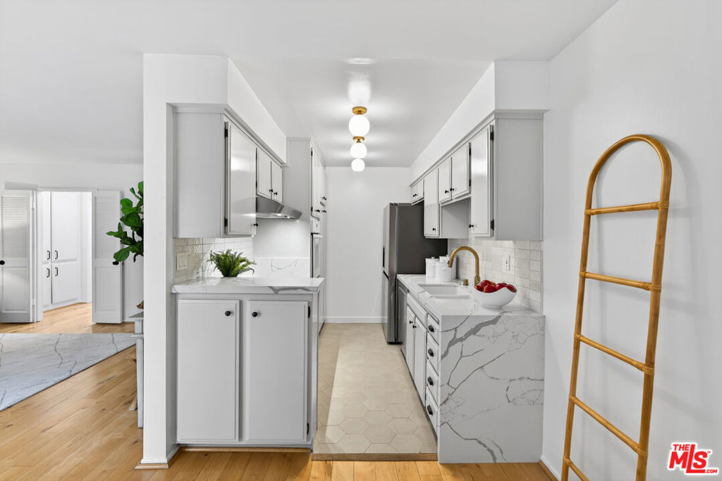 914 Lincoln Boulevard - Photo 10