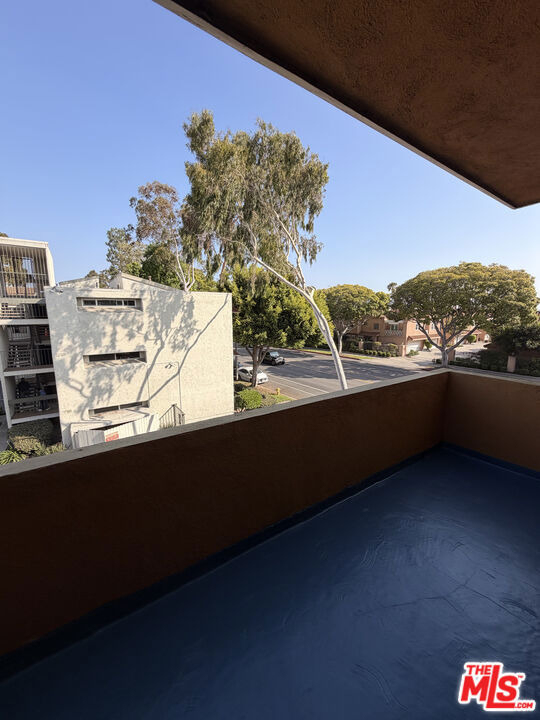 4550 Overland Avenue - Photo 17