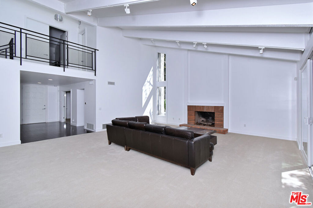 9908 Lancer Court - Photo 10