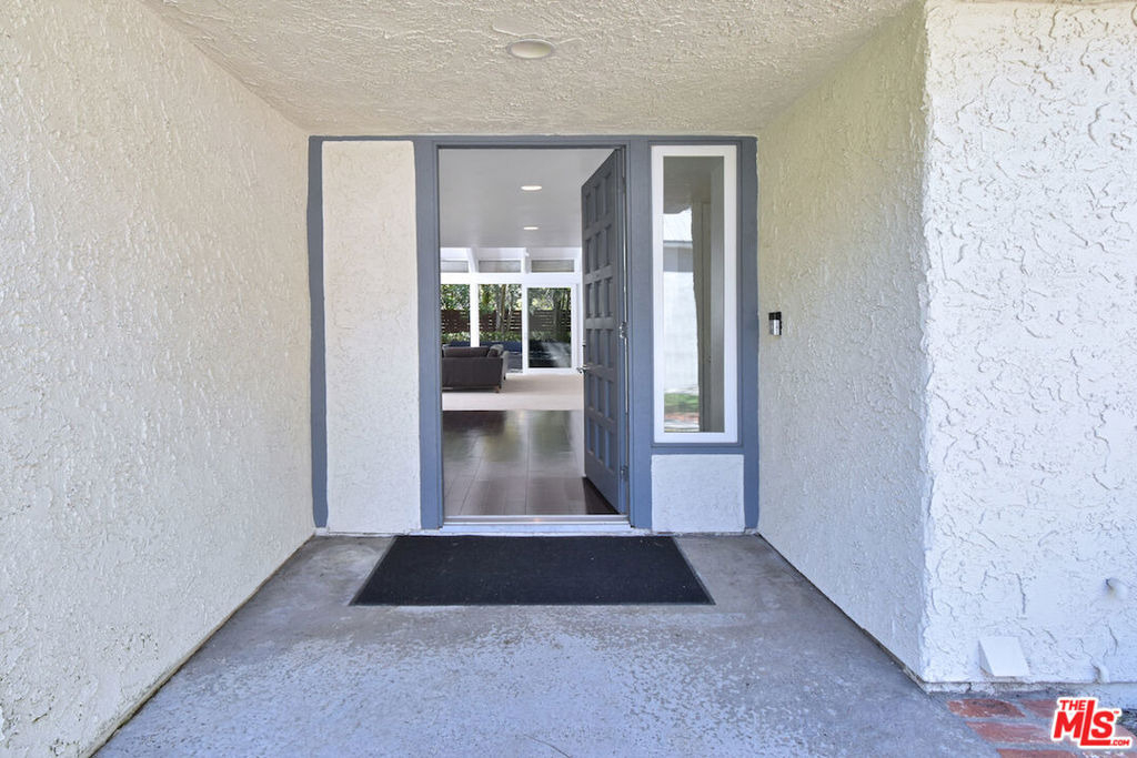 9908 Lancer Court - Photo 5