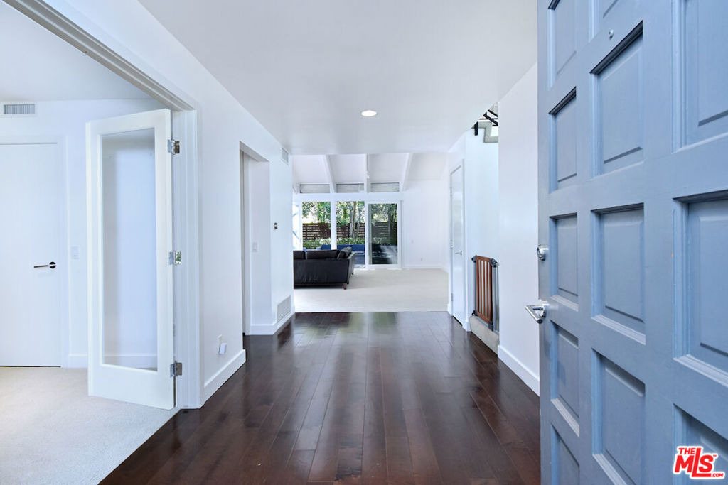 9908 Lancer Court - Photo 6