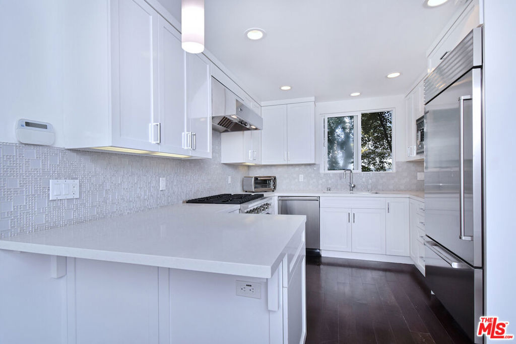 9908 Lancer Court - Photo 17