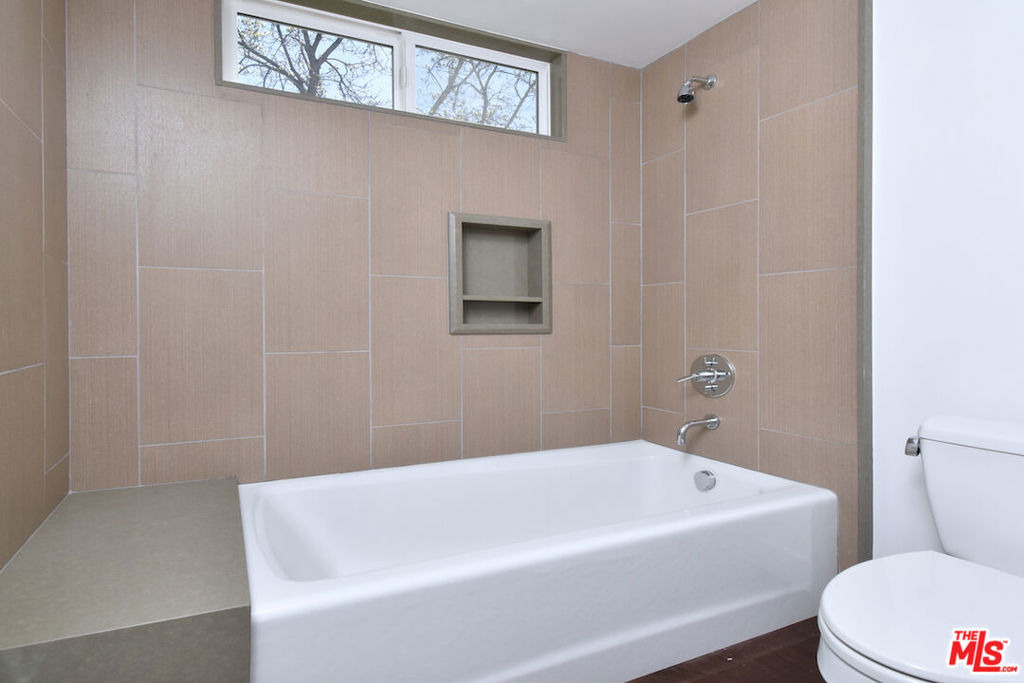 9908 Lancer Court - Photo 25
