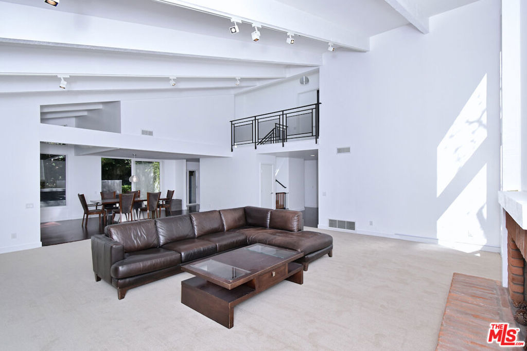 9908 Lancer Court - Photo 11