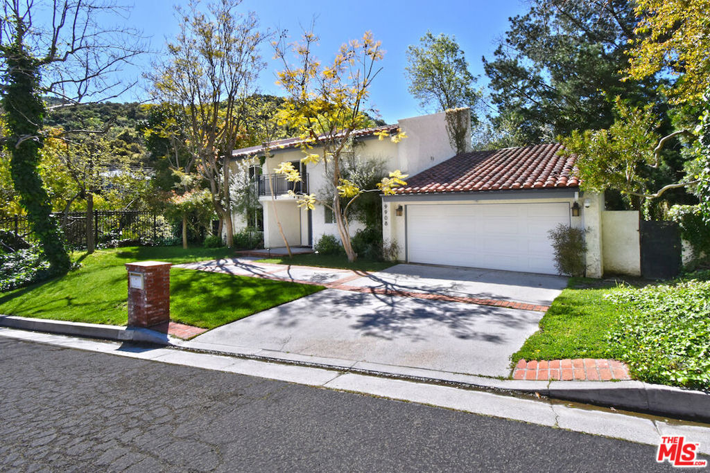 9908 Lancer Court - Photo 2