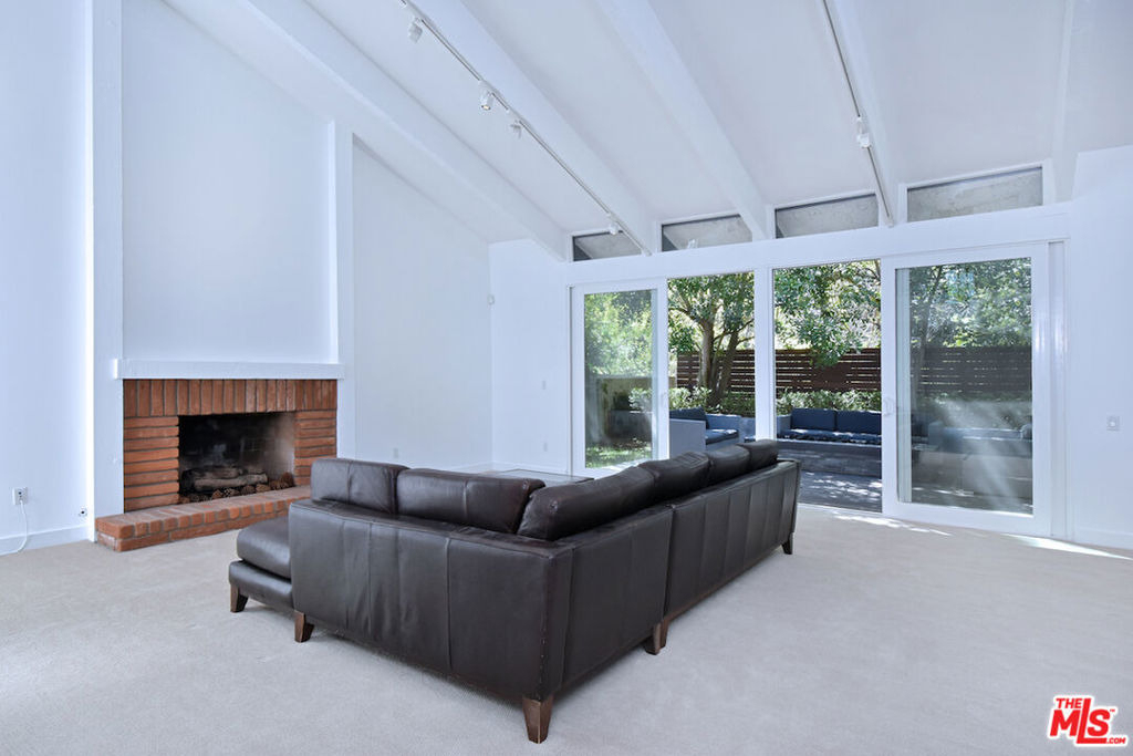 9908 Lancer Court - Photo 8