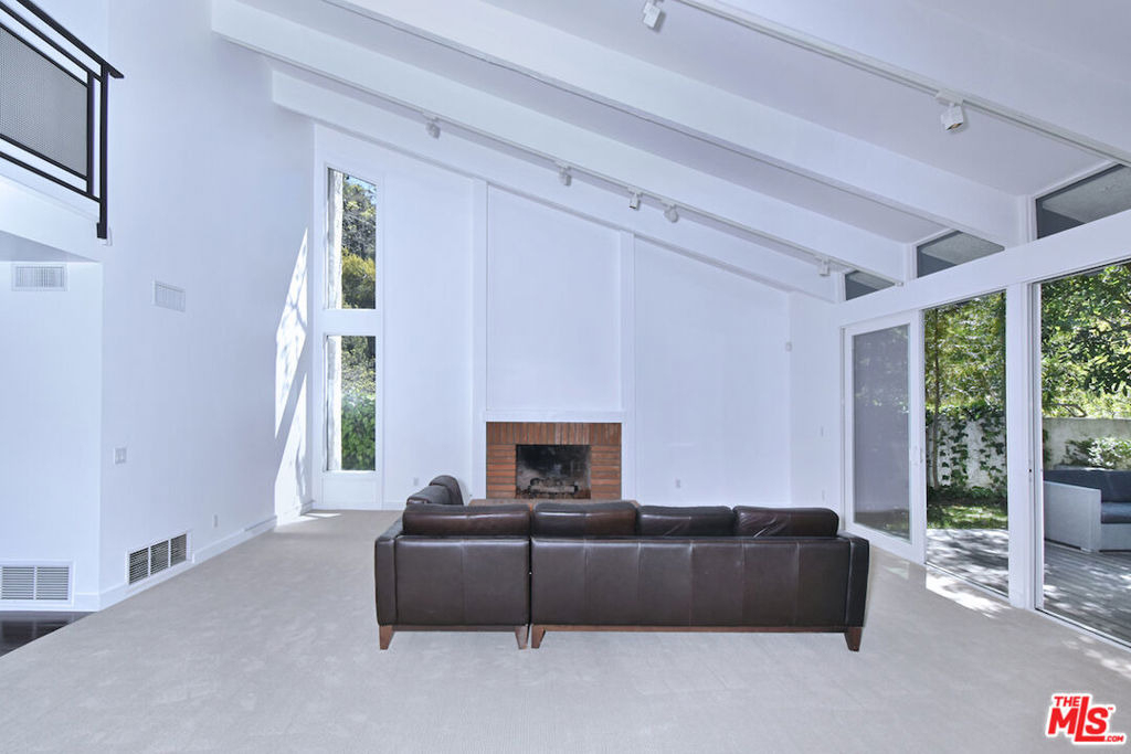 9908 Lancer Court - Photo 9