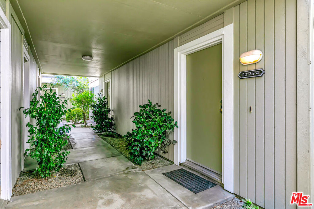 22135 Burbank Boulevard - Photo 1